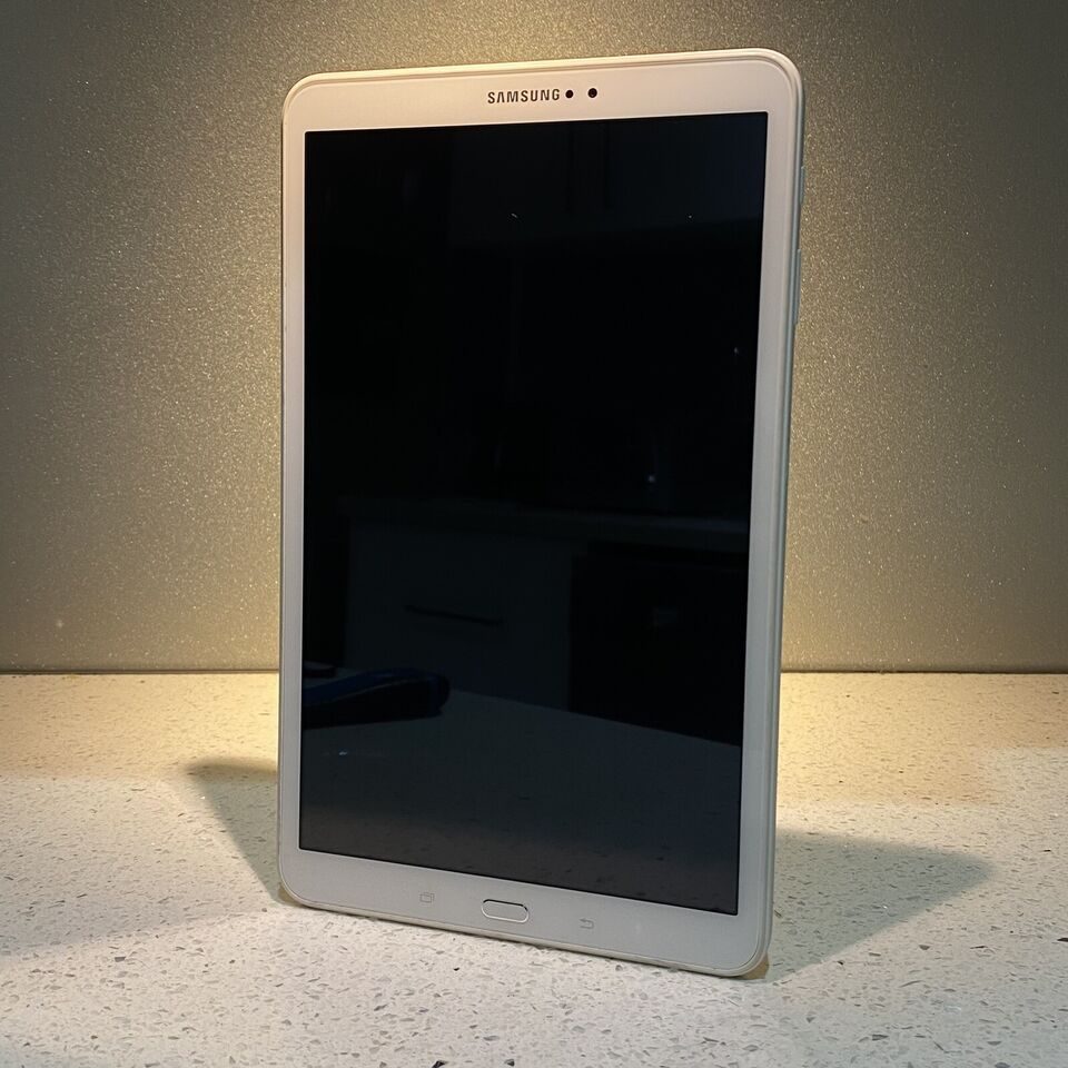 Samsung Galaxy Tab Active 10.1(2016) T580 2GB RAM 16GB WI-Fi Only Pearl White A Grade( Refurbished )